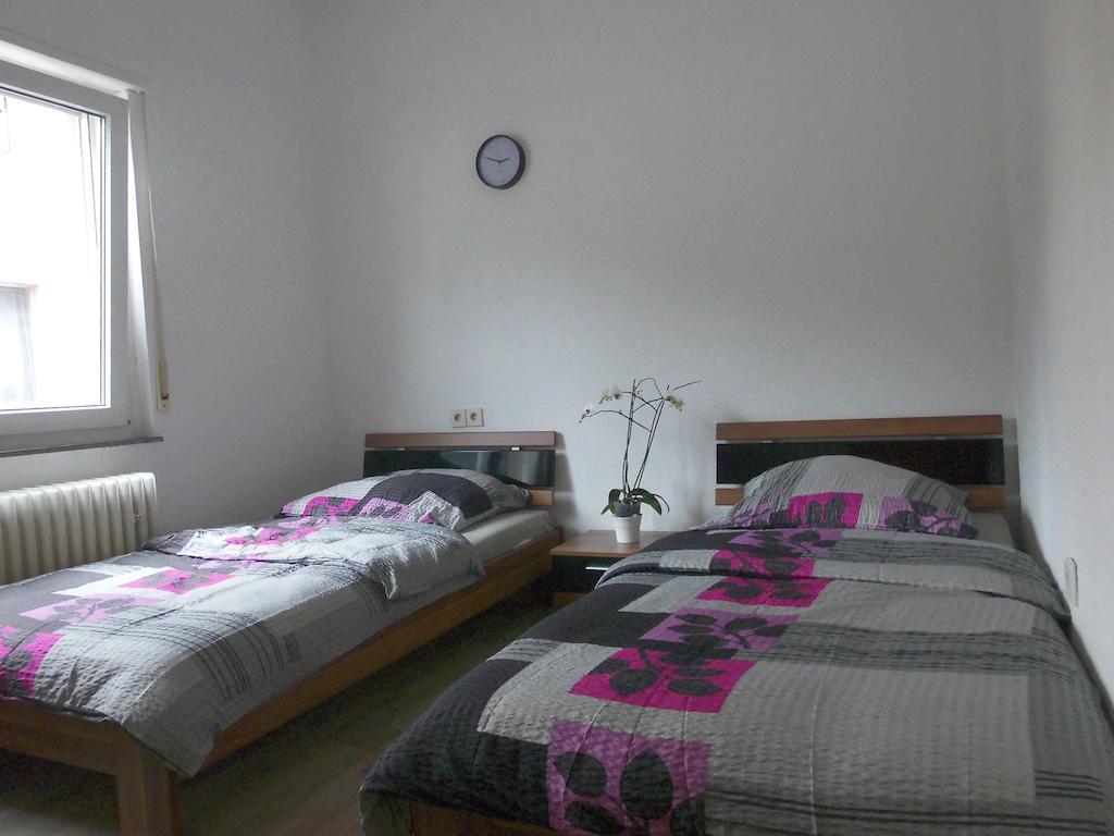 Frankfurt Airport & Fair Apartment Kelsterbach Pokój zdjęcie